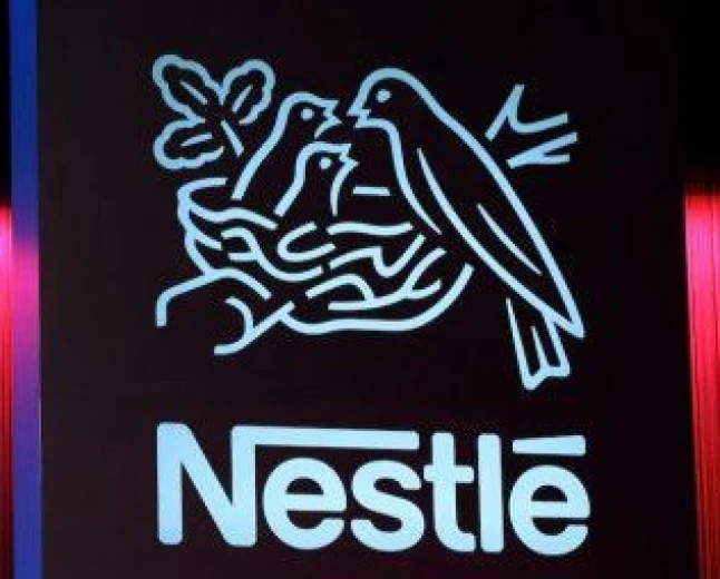 NESTLE WILL REMOVE ARTIFICIAL COLOR FOODS AT THE END OF THE YEAR. 